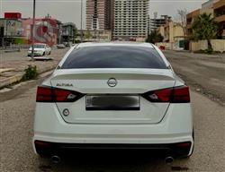 نيسان ألتيما